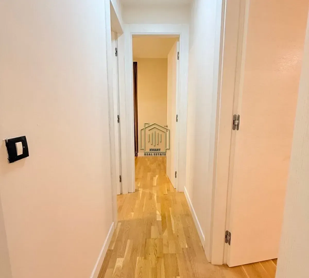 Izdavanje, dvosoban stan, 73m², Blok 9, Podgorica