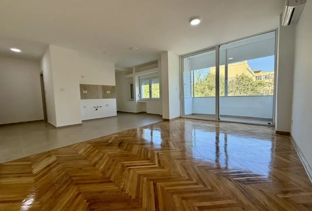 Sale, one bedroom apartment, 80m², Preko Morače, Podgorica