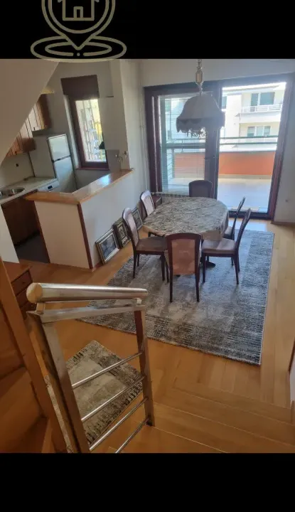 Izdavanje, četvorosoban stan, 105m², Centar, Novi Sad