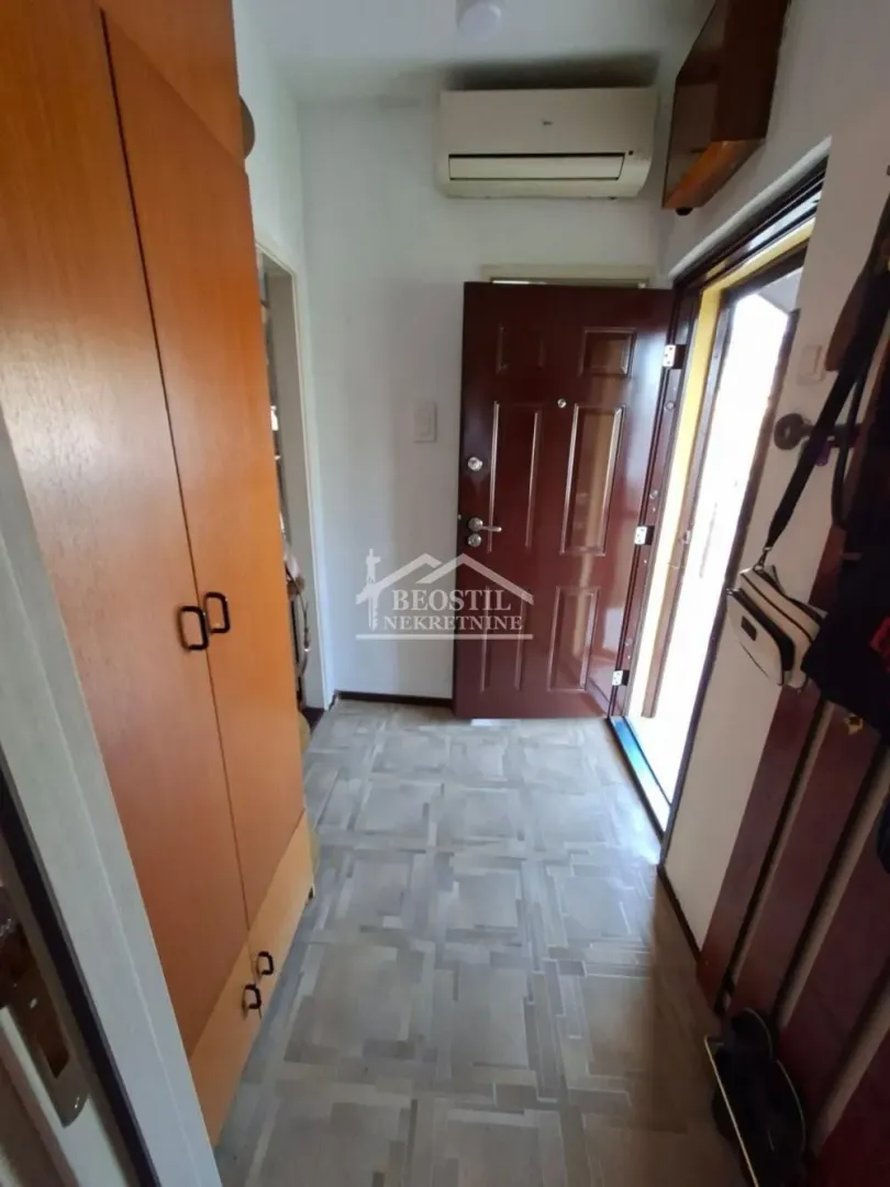 Prodaja, jednosoban stan, 34m², Zemun Sve Podlokacije, Beograd