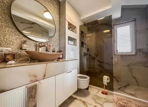 Rent, three bedroom apartment, 125m², Donja Lastva, Tivat - image 7