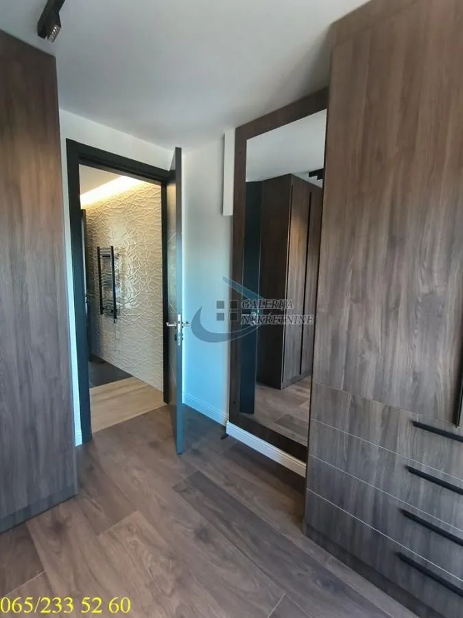Prodaja, stan, 198m², Kalenić Pijaca, Vračar Sve Podlokacije