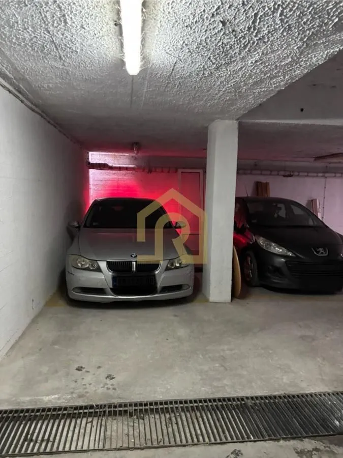 Rent, parking/garage, 12m², Vukov Spomenik, Zvezdara Sve Podlokacije