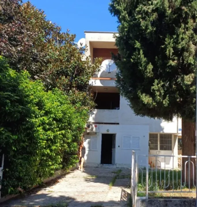 Sale, house, 185m², Gorica C, Podgorica