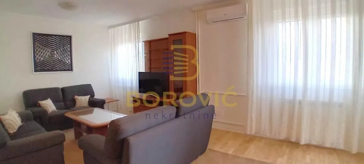 Izdavanje, četvorosoban stan, 102m², Savski Venac, Beograd