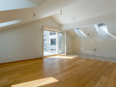Prodaja, stan, 120m², Kotor, Crna Gora - image 12