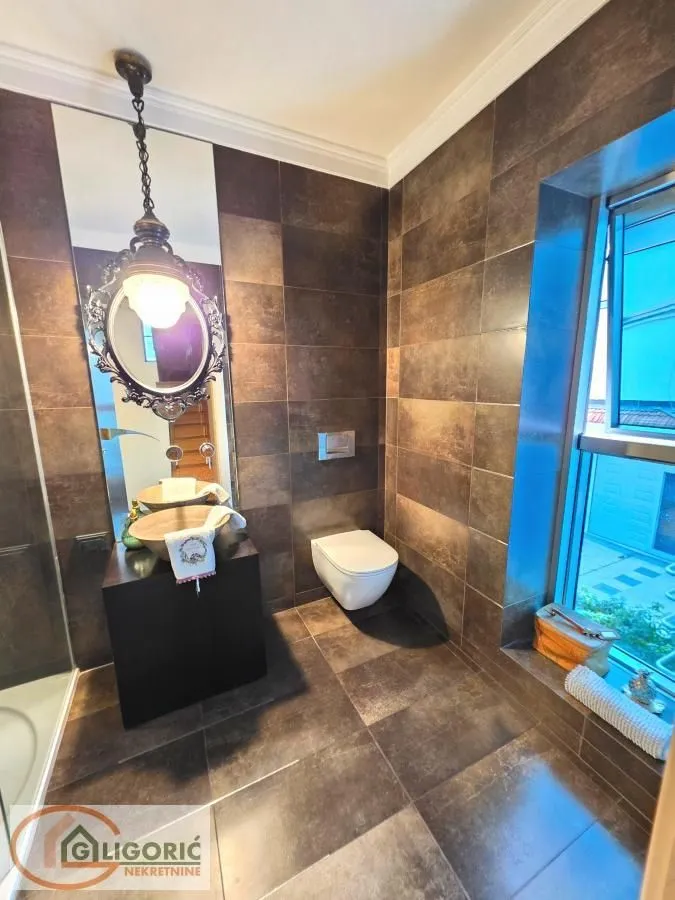Sale, house, 400m², Denkova Basta, Zvezdara Sve Podlokacije