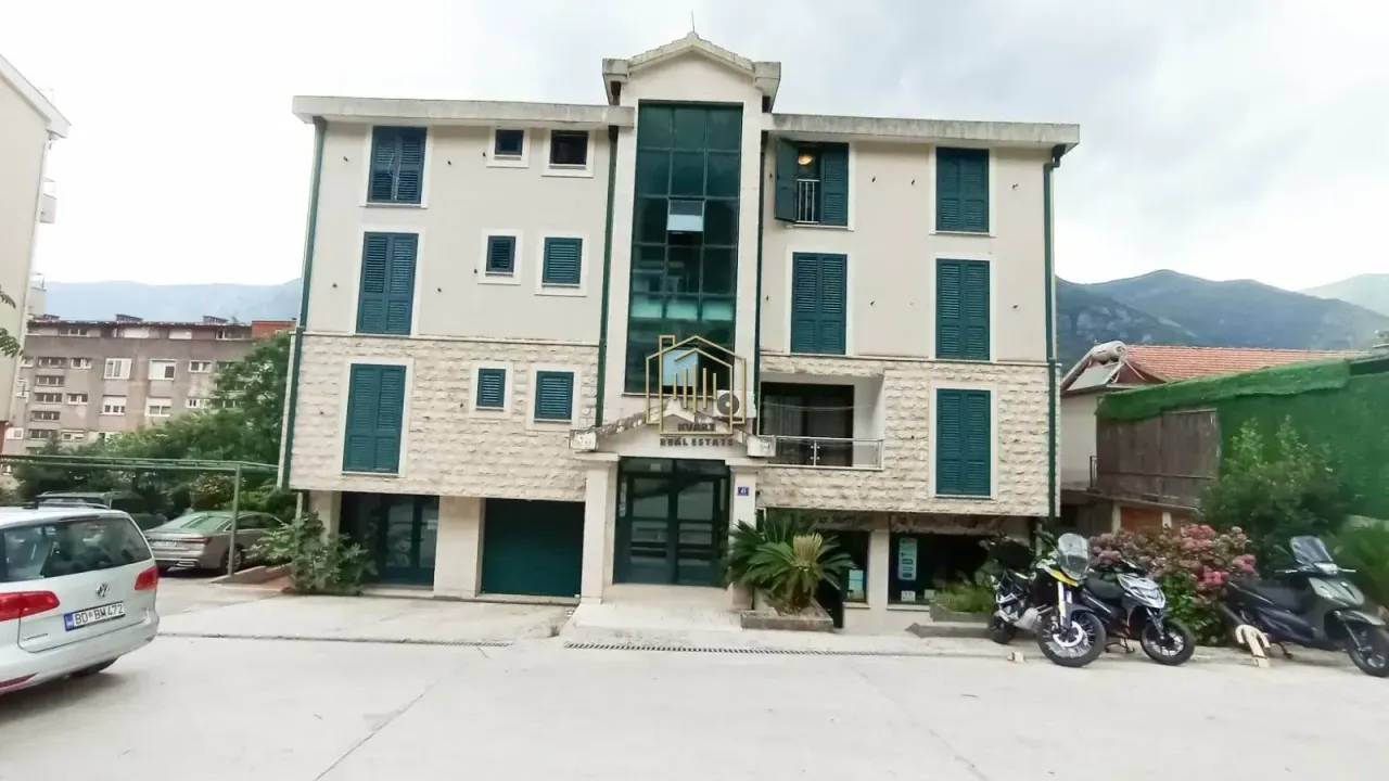 Rent, office space, 45m², Dobrota, Kotor