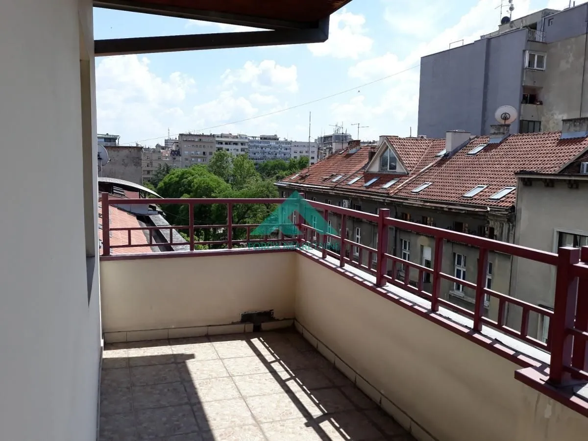 Prodaja, trosoban stan, 79m², Stari Grad, Beograd