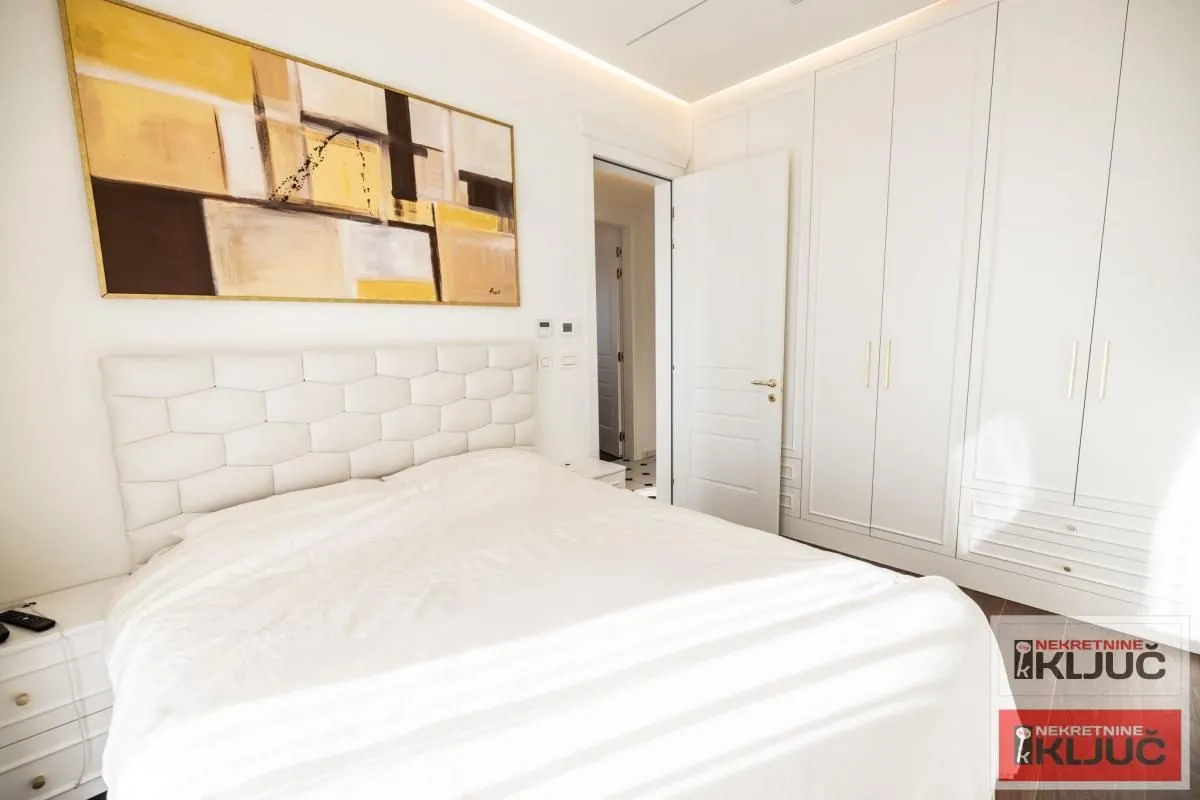 Izdavanje, četvorosoban stan, 135m², Tatarsko brdo, Petrovaradin