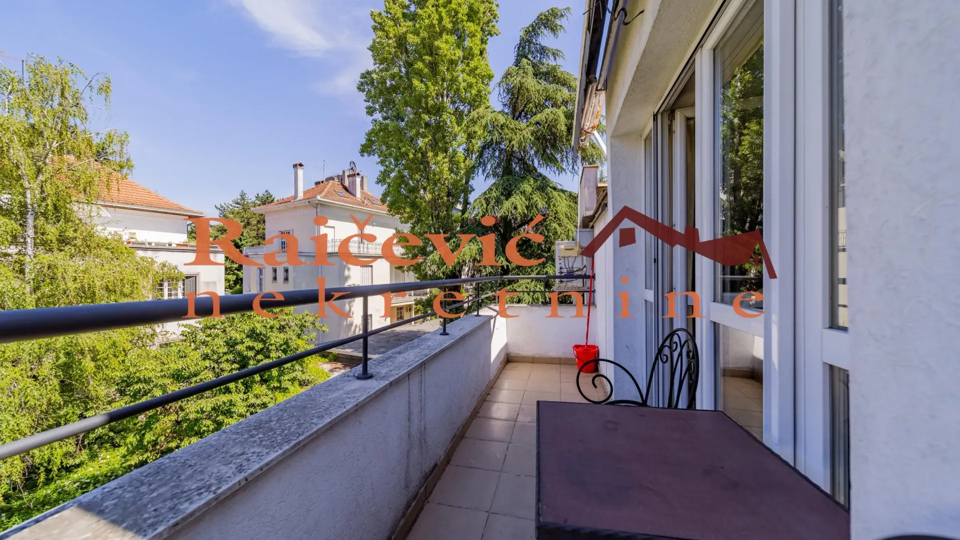 Sale, four bedroom apartment, 136m², Autokomanda, Voždovac Sve Podlokacije