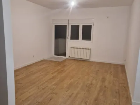 Rent, two bedroom apartment, 52m², Zeleno Brdo, Zvezdara Sve Podlokacije - image 2