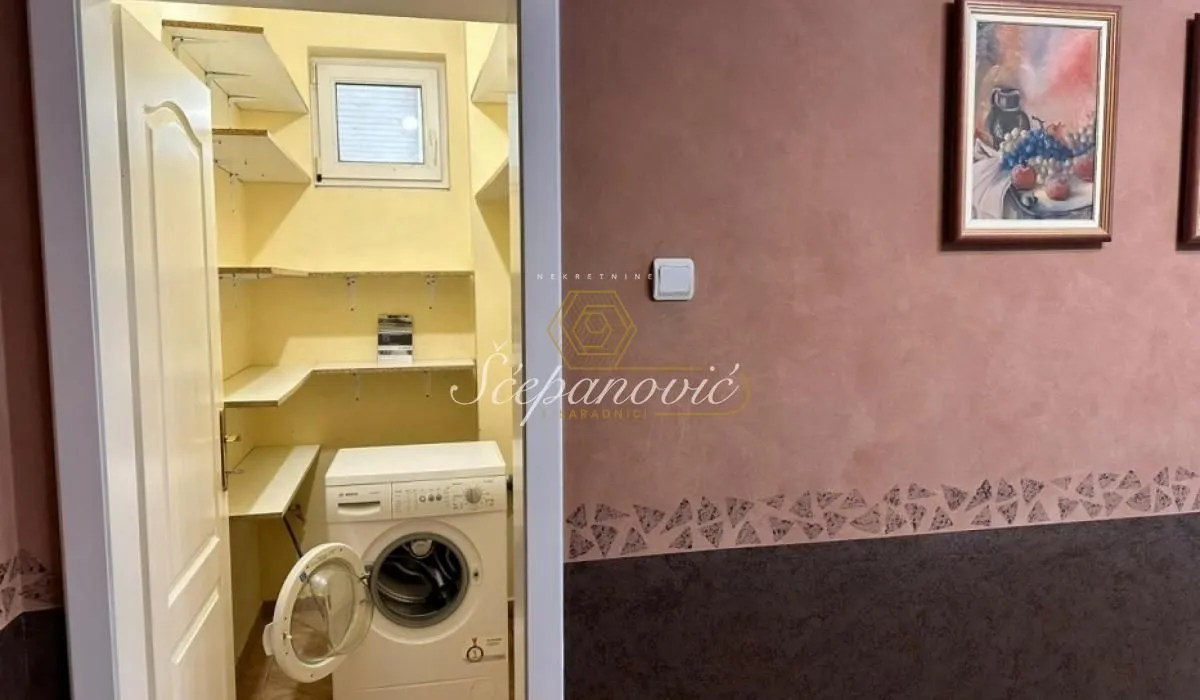 Prodaja, stan, 193m², Centar, Novi Sad