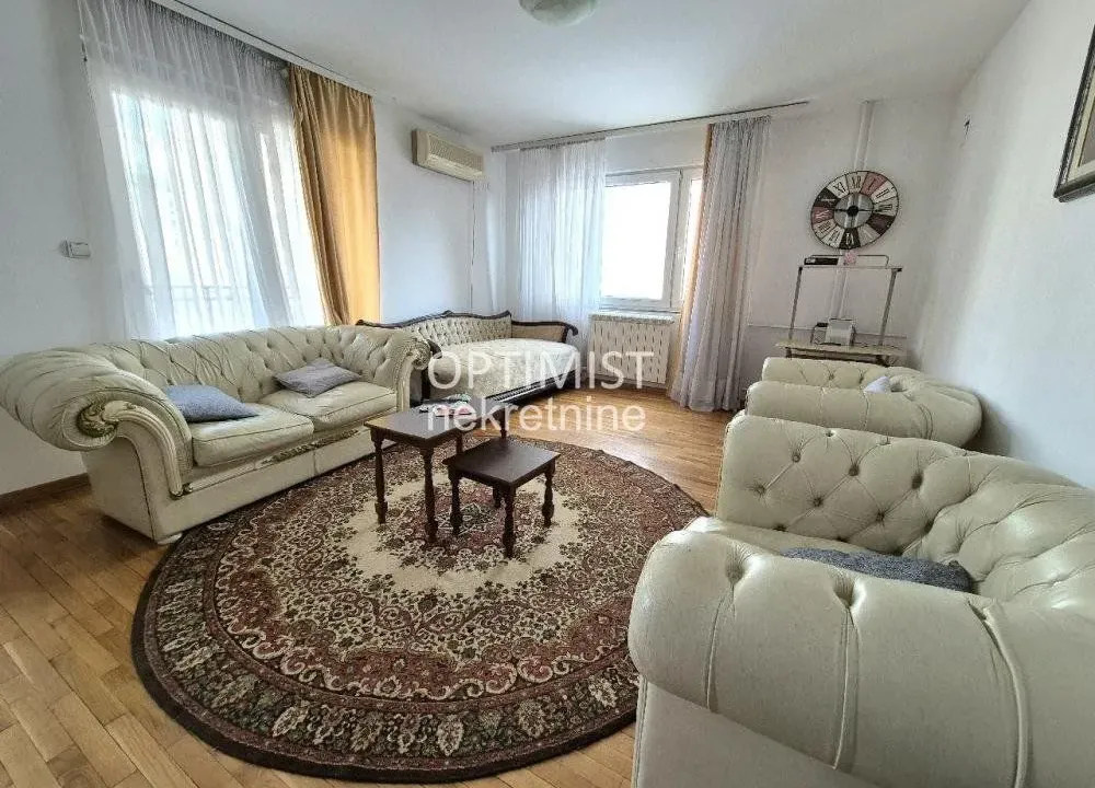 Izdavanje, trosoban stan, 84m², Južni Bulevar, Vračar Sve Podlokacije