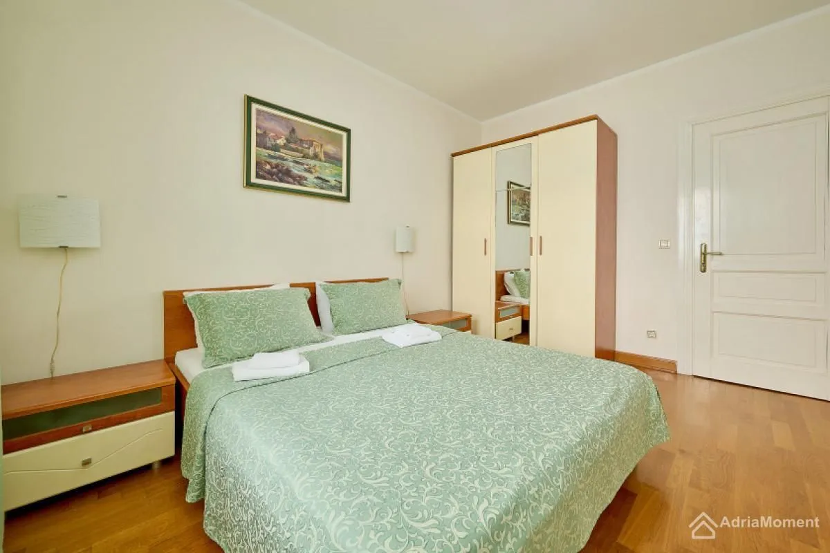 Sale, four bedroom apartment, 131m², Sveti Stefan, Budva
