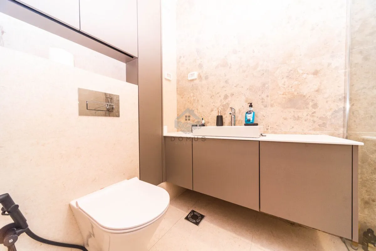 Izdavanje, dvosoban stan, 108m², Central Point, Podgorica