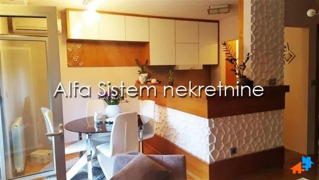 Izdavanje, trosoban stan, 82m², Lion, Zvezdara Sve Podlokacije