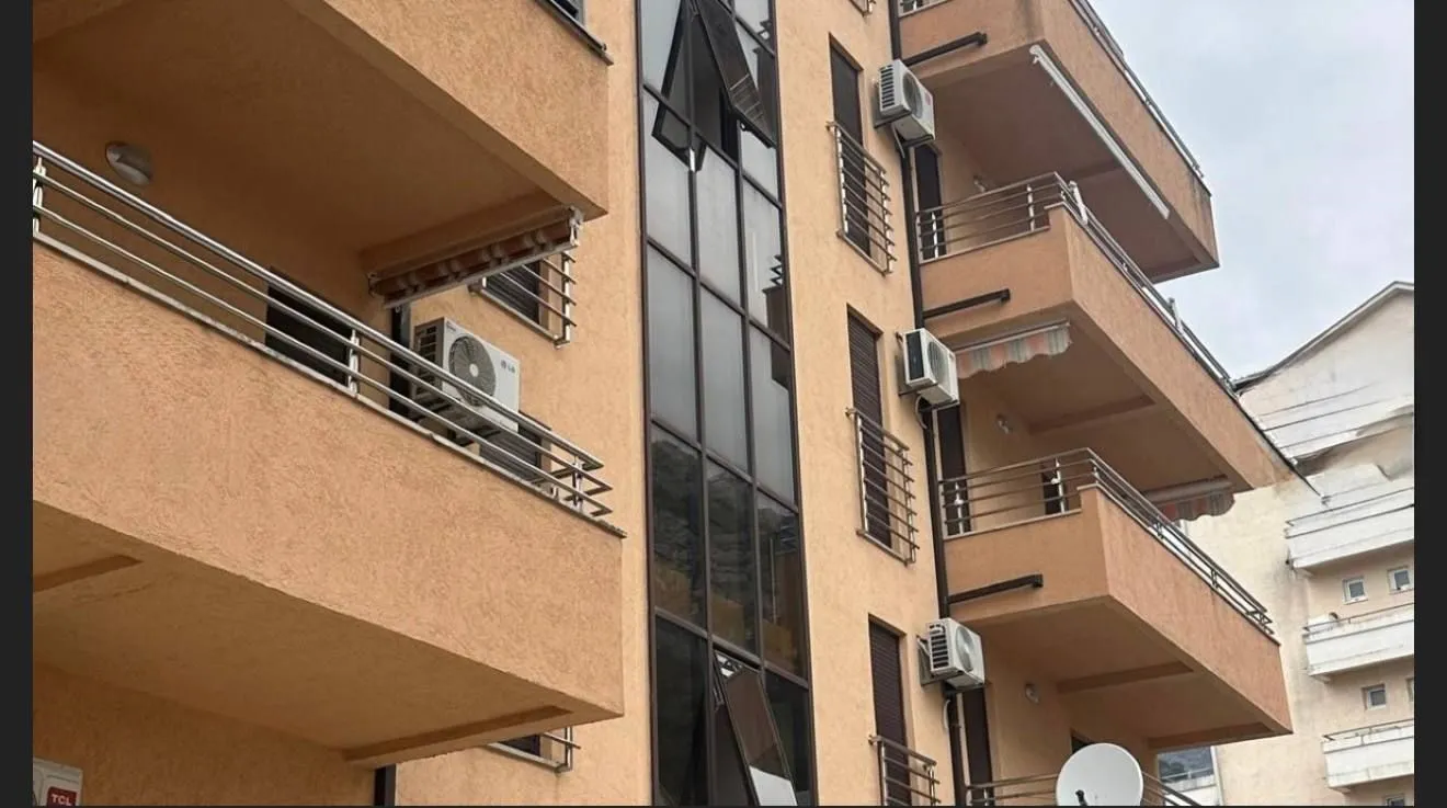 Prodaja, jednosoban stan, 49m², Podkošljun, Budva