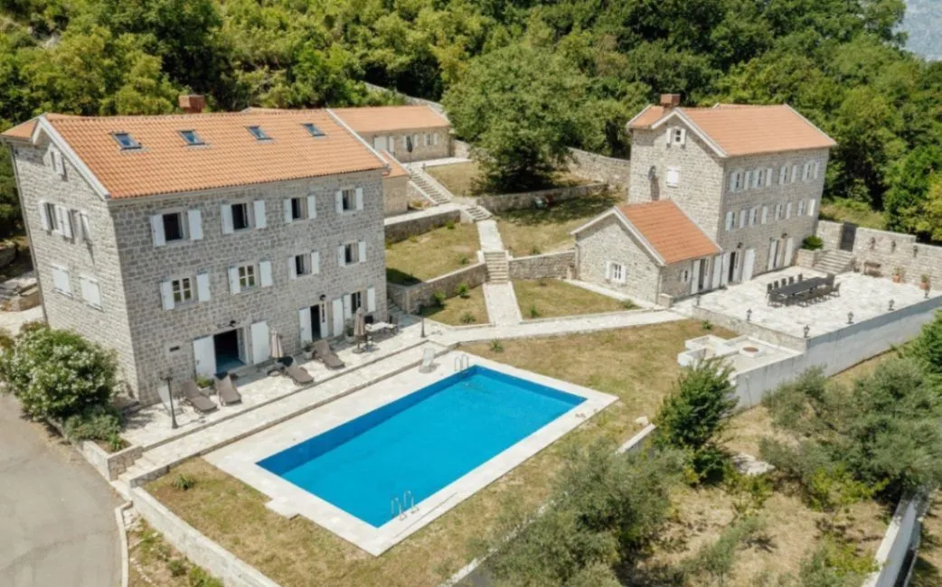 Prodaja, kuća, 800m², Prčanj, Kotor