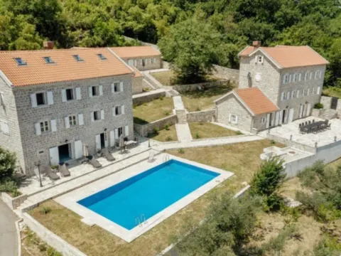 Prodaja, kuća, 800m², Prčanj, Kotor
