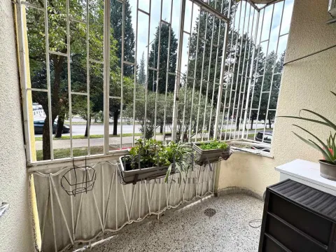 Izdavanje, jednosoban stan, 76m², Centar, Podgorica - image 6