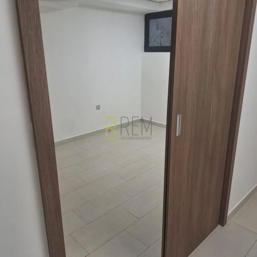 Rent, office space, 220m², Drpe Mandića, Podgorica
