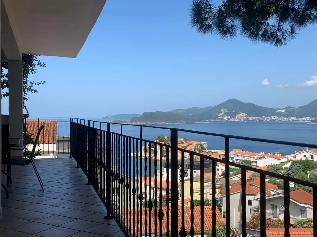 Prodaja, trosoban stan, 85m², Sveti Stefan, Budva