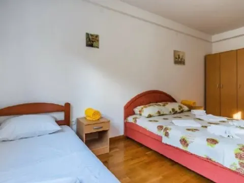 Rent, apartment, 93m², Rafailovići, Budva - image 2