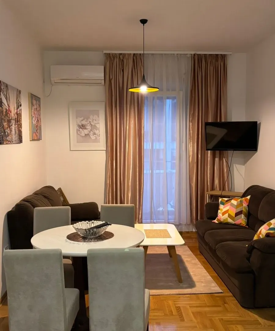 Izdavanje, jednosoban stan, 50m², Kava, Tivat