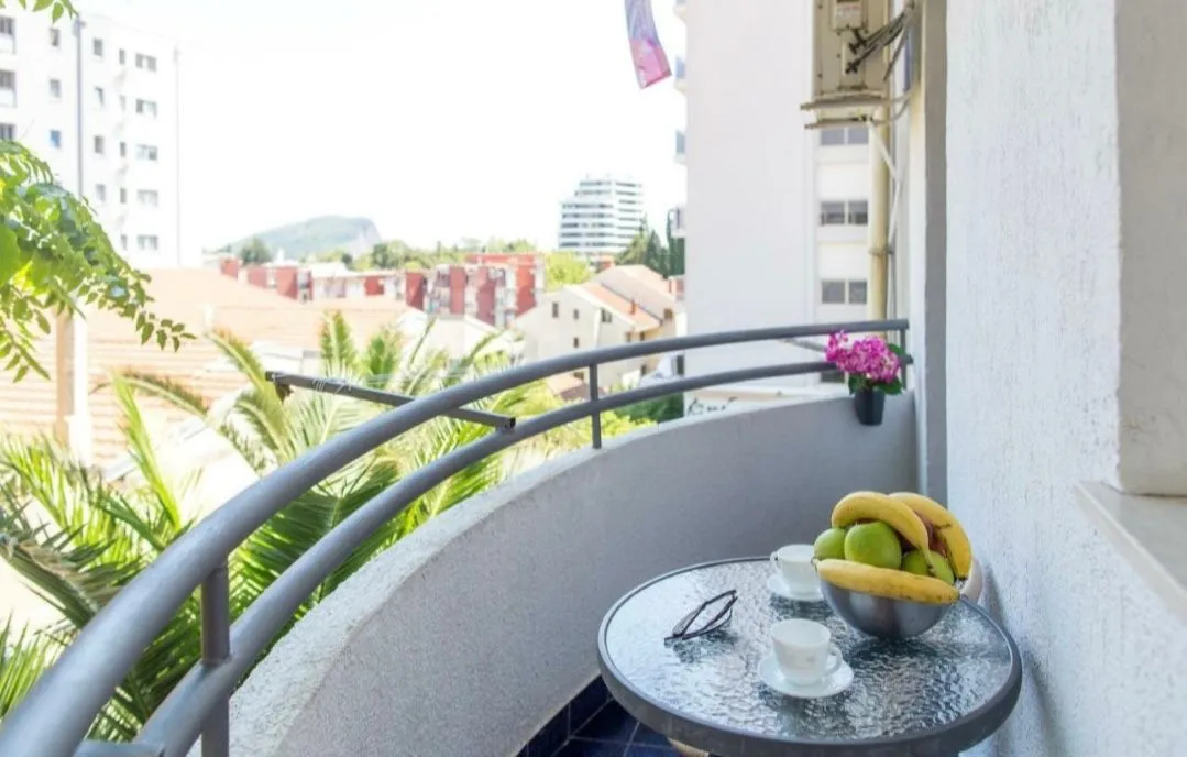 Rent, studio apartment, 28m², Centar, Budva