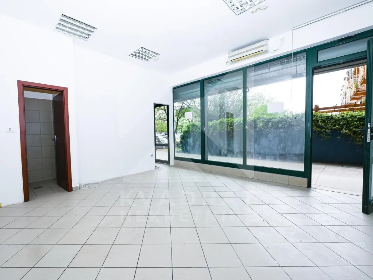 Rent, office space, 100m², Stari Aerodrom, Podgorica