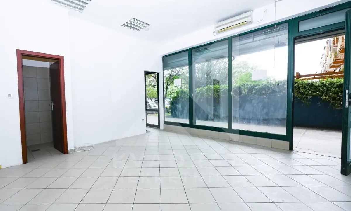 Rent, office space, 100m², Stari Aerodrom, Podgorica