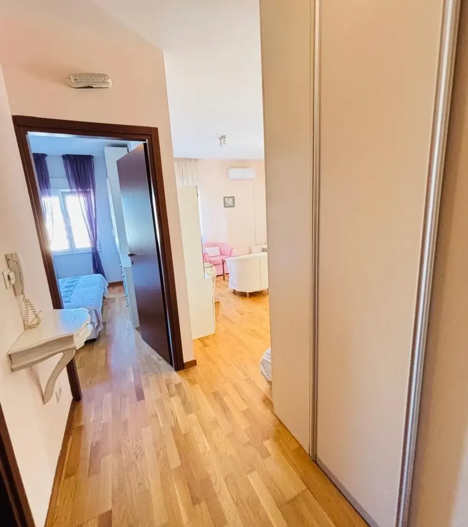 Rent, one bedroom apartment, 50m², City Kvart, Podgorica