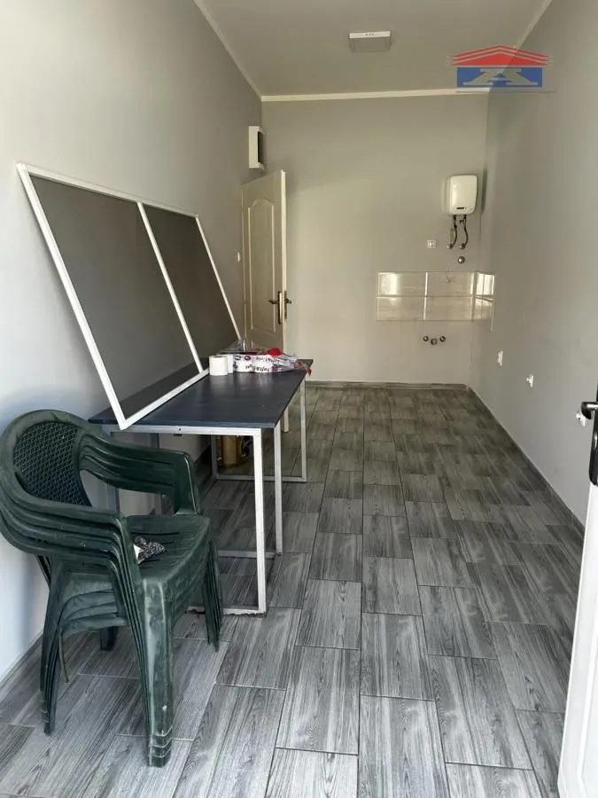 Rent, office space, 56m², Čortanovci, Inđija