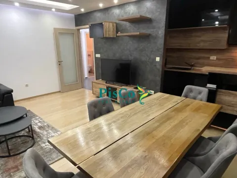 Izdavanje, trosoban stan, 100m², City Kvart, Podgorica - image 2