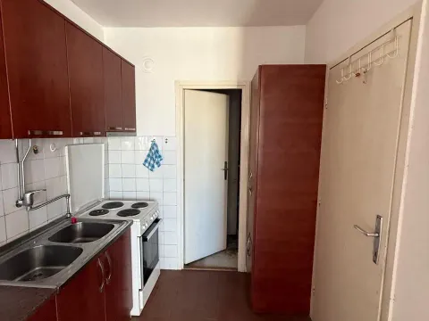 Prodaja, dvosoban stan, 66m², Centar, Bar - image 1