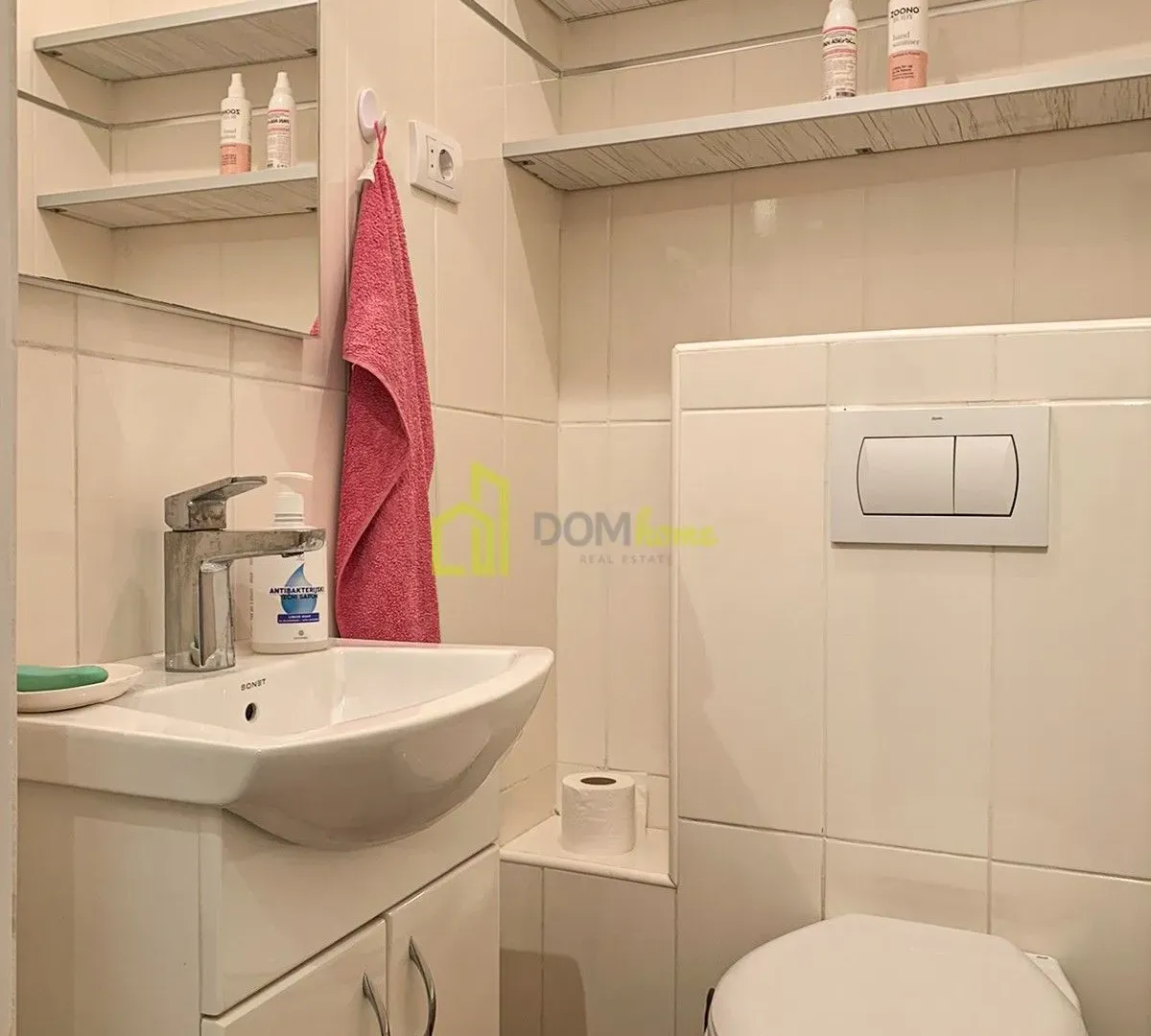 Izdavanje, trosoban stan, 100m², Blok 5, Podgorica