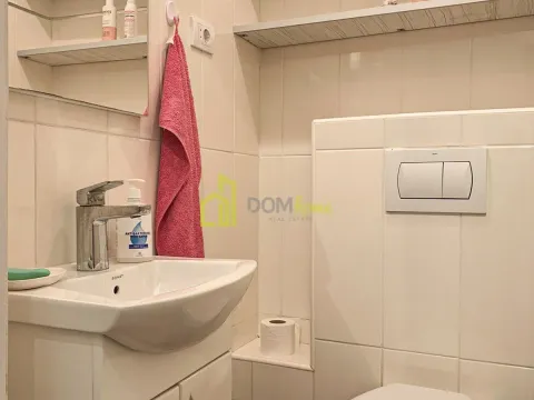 Izdavanje, trosoban stan, 100m², Blok 5, Podgorica - image 10