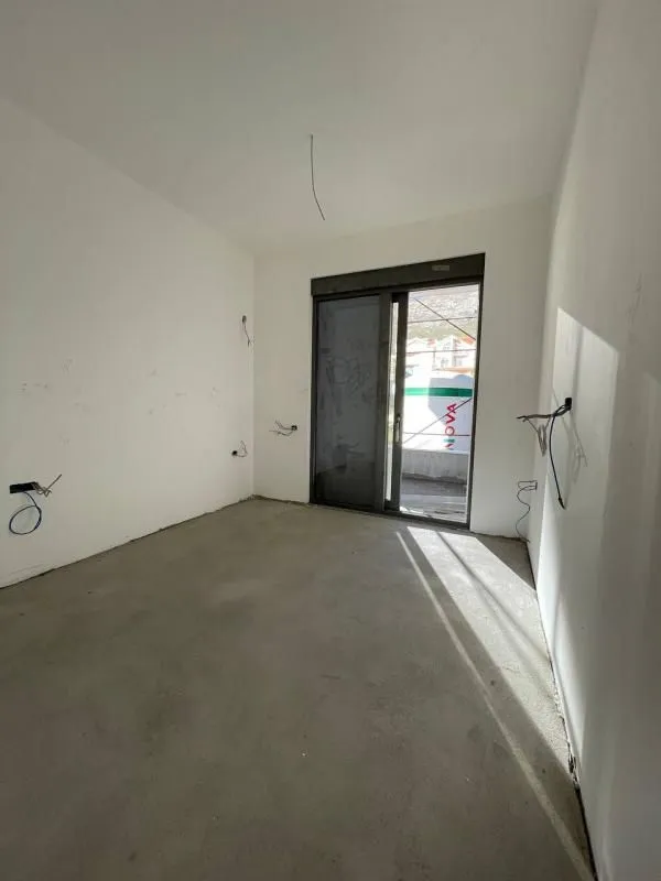 Sale, two bedroom apartment, 75m², Bečići, Budva