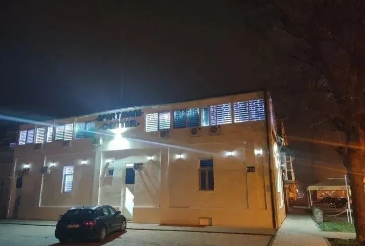 Sale, office space, 250m², Odžaci, Srbija