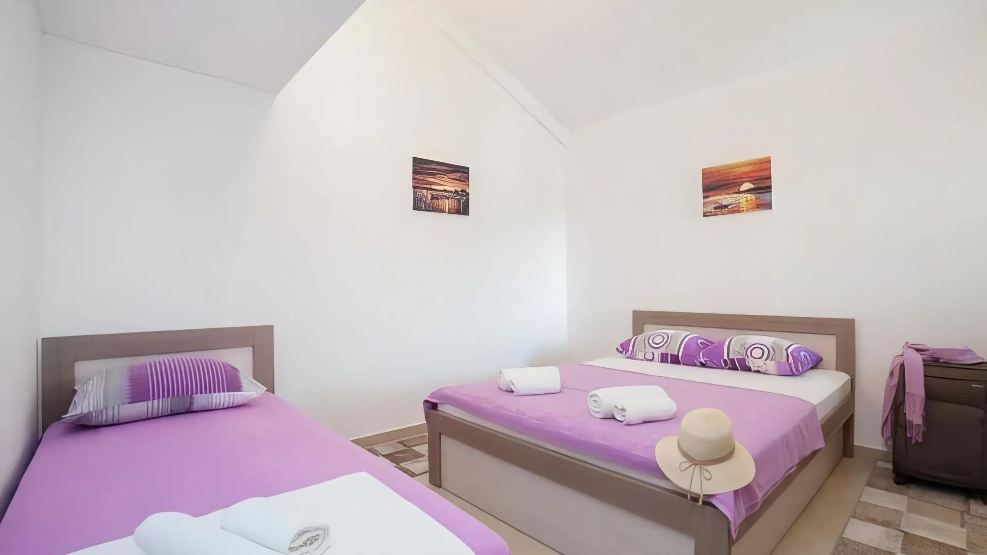 Izdavanje, dvosoban stan, 80m², Igalo, Herceg Novi