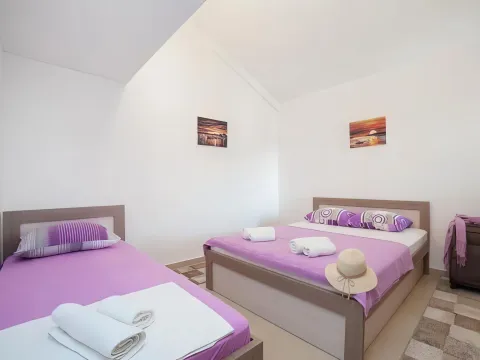 Izdavanje, dvosoban stan, 80m², Igalo, Herceg Novi - image 7