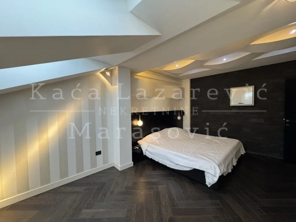 Prodaja, trosoban stan, 117m², Crveni Krst, Beograd
