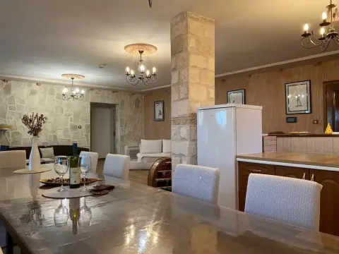 Prodaja, kuća, 466m², Petrovac, Budva - image 3