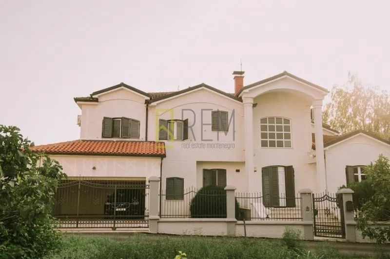 Prodaja, kuća, 460m², Zagorič, Podgorica