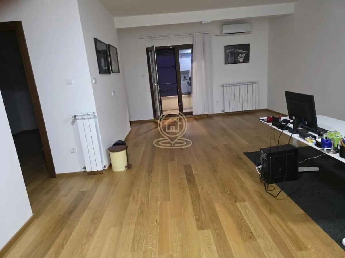Rent, office space, 72m², Južni Bulevar, Vračar Sve Podlokacije