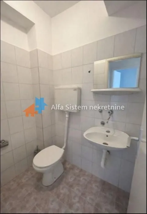 Izdavanje, trosoban stan, 80m², Fon (Fon - Bilećka), Voždovac Sve Podlokacije