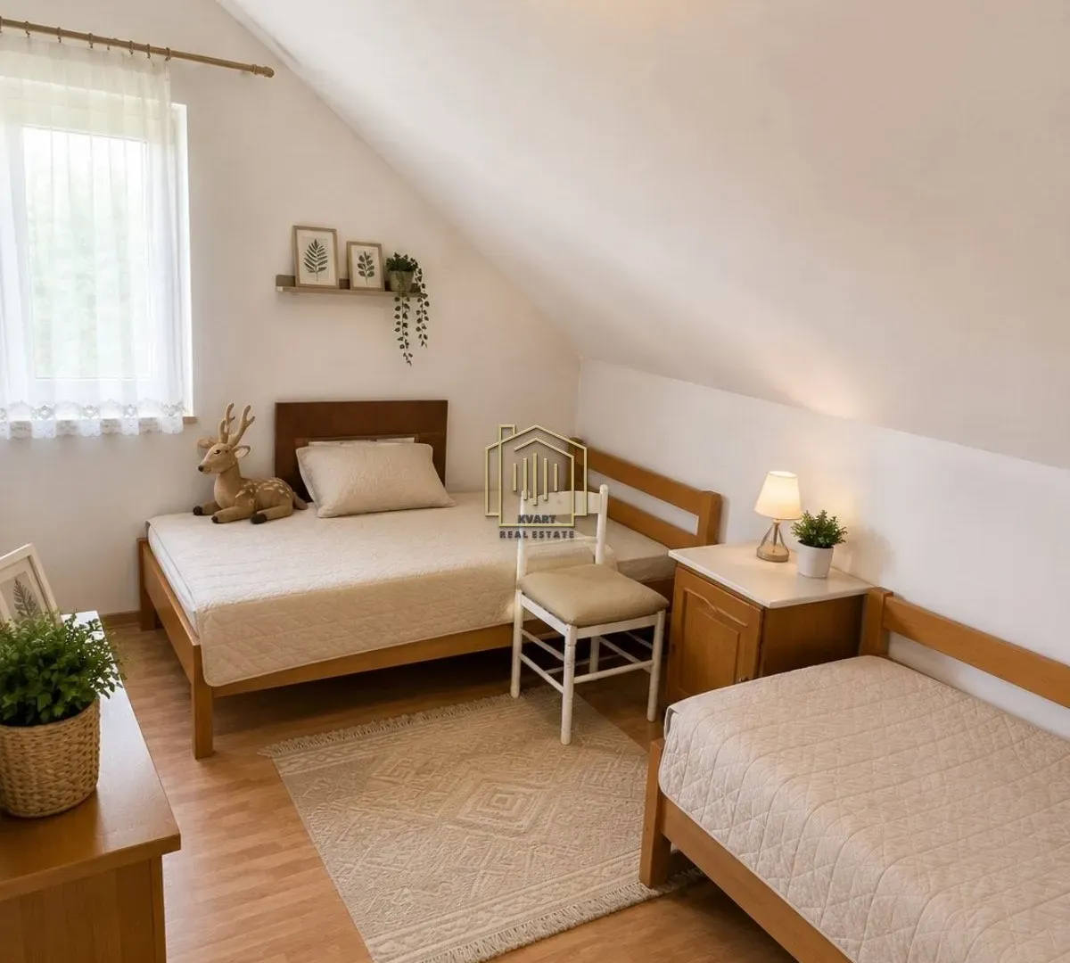Prodaja, četvorosoban stan, 200m², Cemenca, Nikšić