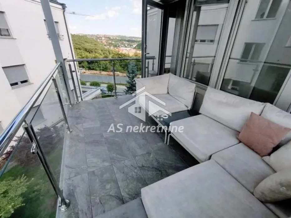 Rent, four bedroom apartment, 105m², Savski Venac, Beograd