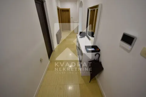 Rent, house, 140m², Velje Brdo, Podgorica - image 18